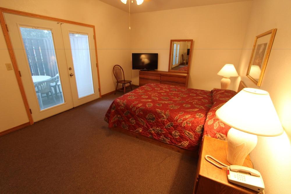 ราวด์เฮาส์ รีสอร์ต บาย วีอาร์ไอ รีสอร์ต Hotel ไพน์ท็อป-เลคไซด์ ภายนอก รูปภาพ
