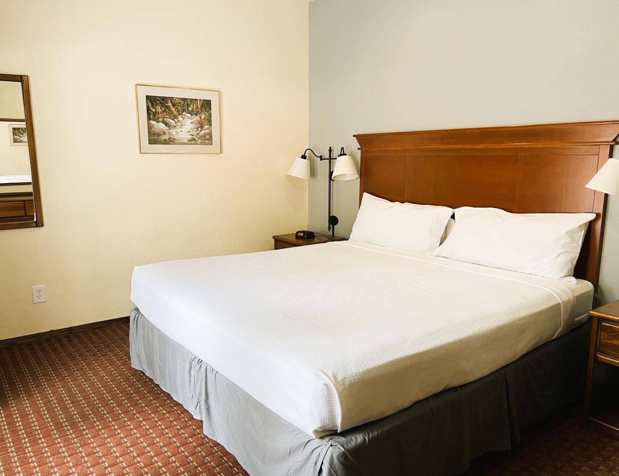 ราวด์เฮาส์ รีสอร์ต บาย วีอาร์ไอ รีสอร์ต Hotel ไพน์ท็อป-เลคไซด์ ห้อง รูปภาพ