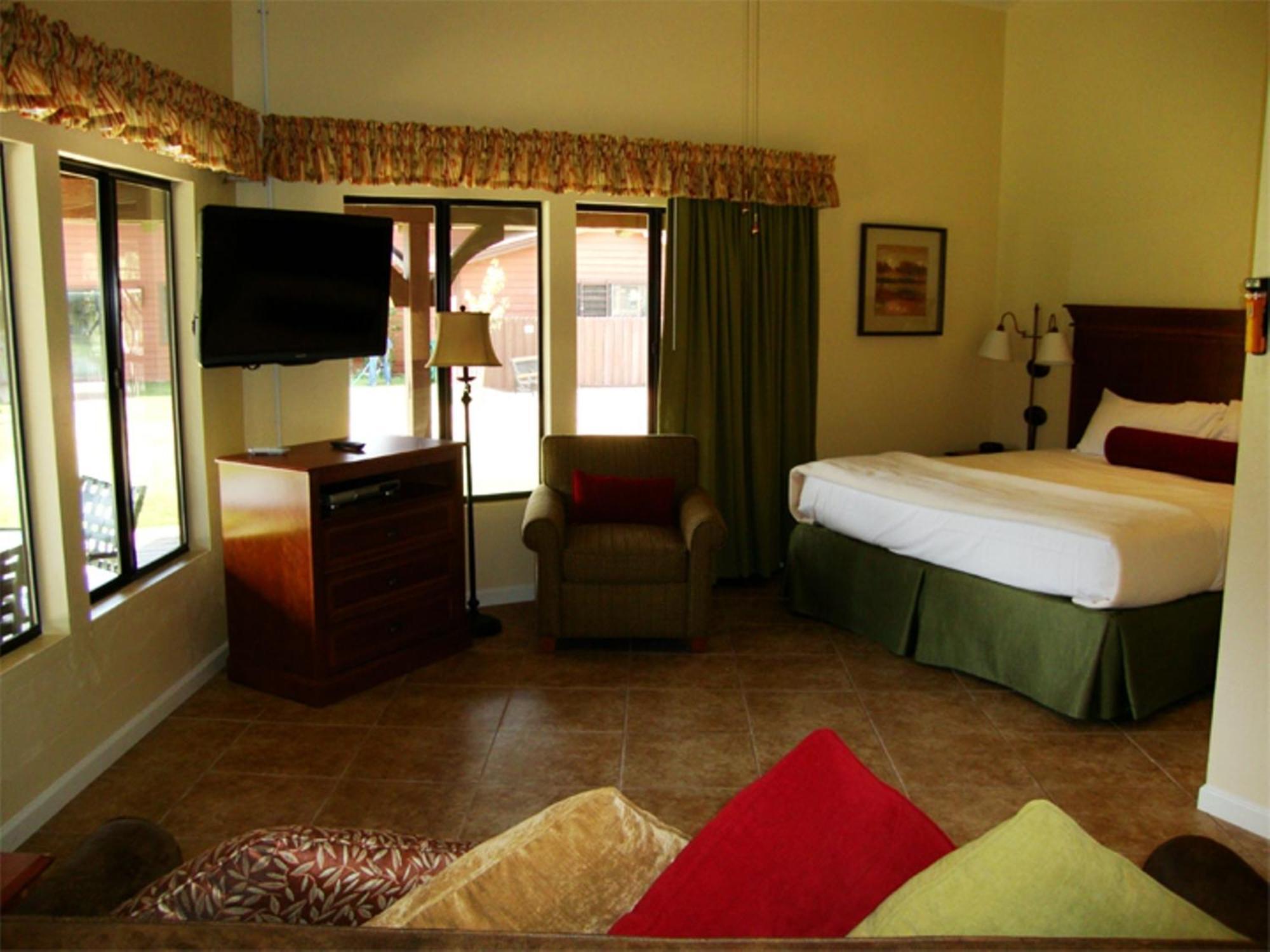 ราวด์เฮาส์ รีสอร์ต บาย วีอาร์ไอ รีสอร์ต Hotel ไพน์ท็อป-เลคไซด์ ภายนอก รูปภาพ